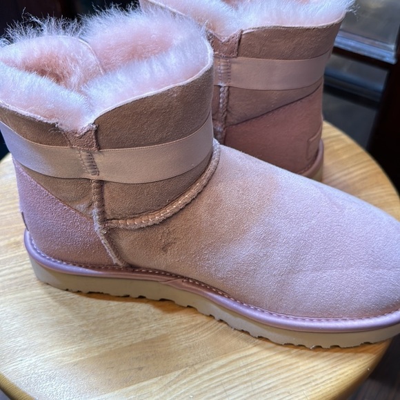 😊NIB UGG w/1110430 Women W MiNi SIDE BROOCH size 7 - Picture 13 of 13